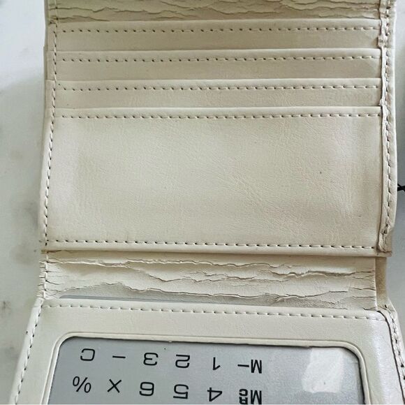 KENNETH COLE REACTION VINTAGE WALLET WITH SOLAR POWERED CALCULATOR, Ivory, NWT - Picture 9 of 16